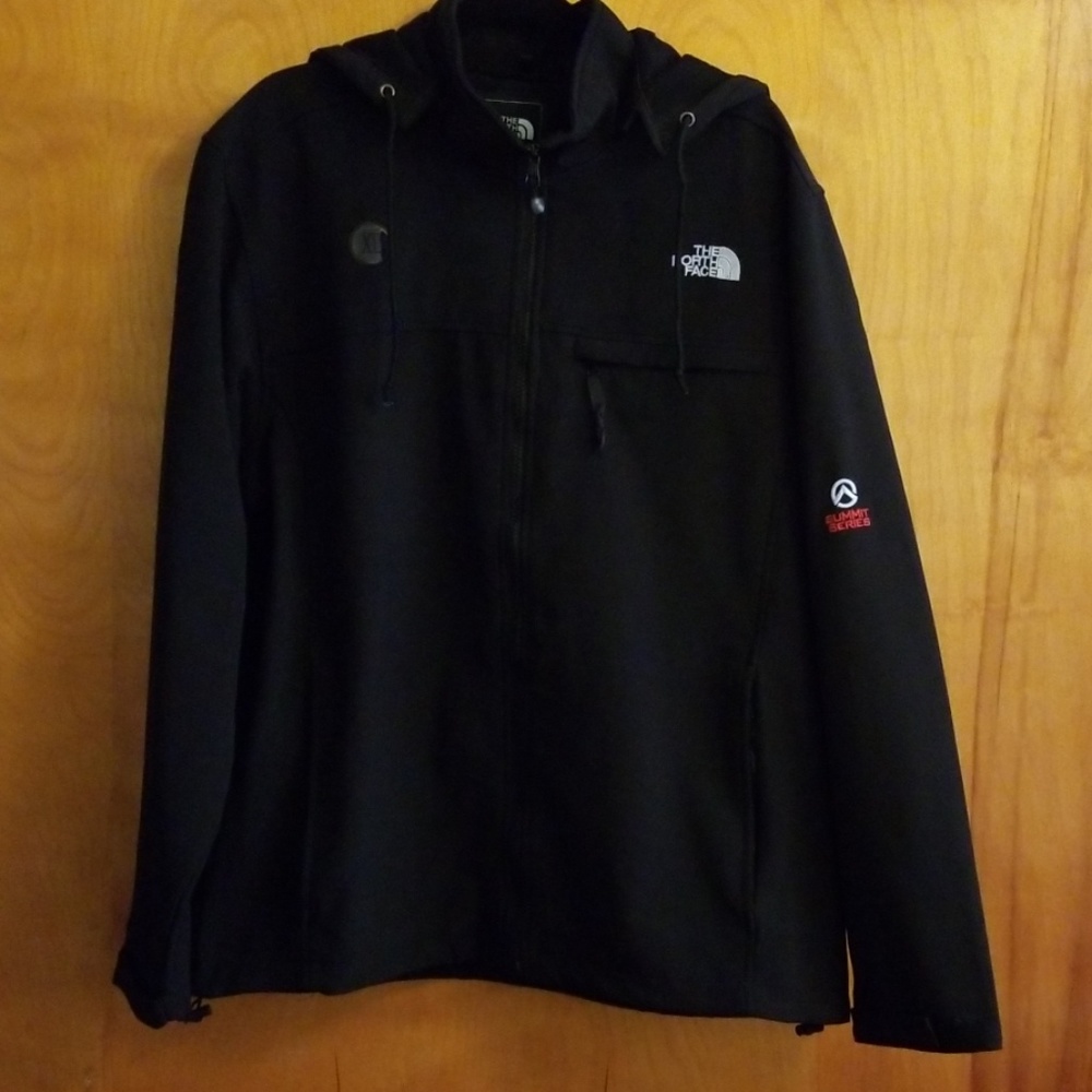 The North Face summit series MEN jacket.